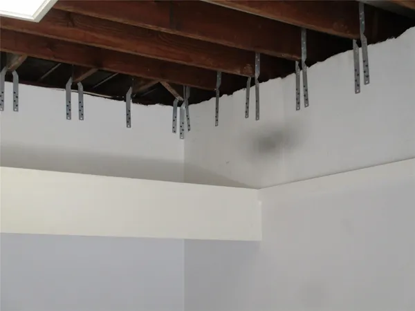 $1,095,000 | 3021 Northeast 23rd Avenue, Lighthouse Point, FL 33064