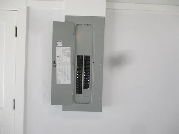 $1,095,000 | 3021 Northeast 23rd Avenue, Lighthouse Point, FL 33064