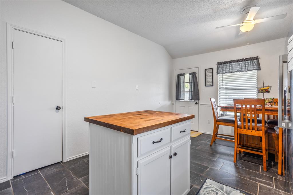 512 Oak Ridge Court Crowley, TX 76036 - Photo 12 of 27