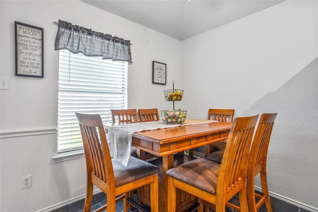 512 Oak Ridge Court Crowley, TX 76036 - Photo 14 of 27