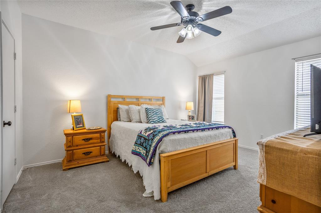 512 Oak Ridge Court Crowley, TX 76036 - Photo 15 of 27