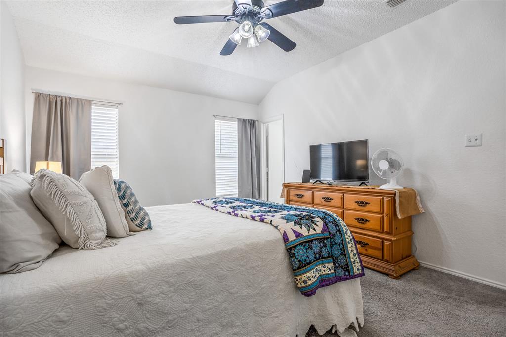 512 Oak Ridge Court Crowley, TX 76036 - Photo 16 of 27