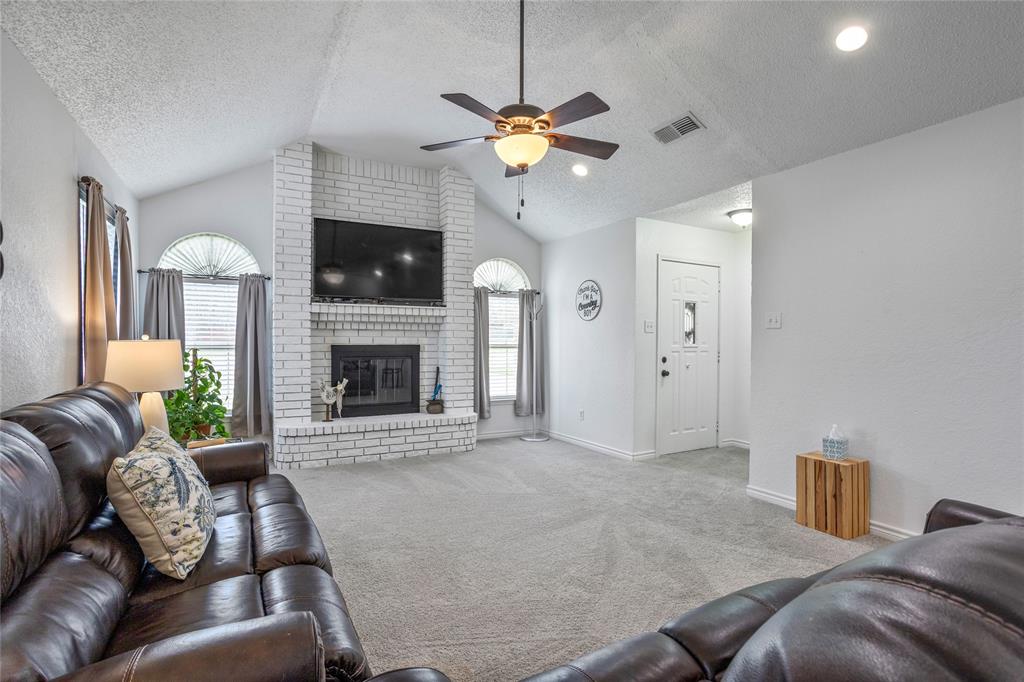 512 Oak Ridge Court Crowley, TX 76036 - Photo 9 of 27