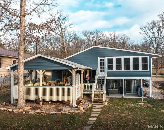 $590,000 | 1912 Lakeshore Drive, Cuba, MO 65453