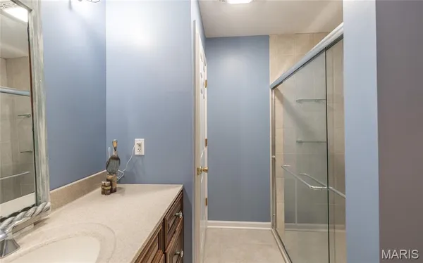 $590,000 | 1912 Lakeshore Drive, Cuba, MO 65453