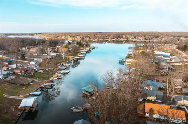$590,000 | 1912 Lakeshore Drive, Cuba, MO 65453