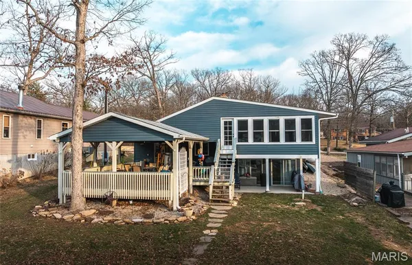 $590,000 | 1912 Lakeshore Drive, Cuba, MO 65453