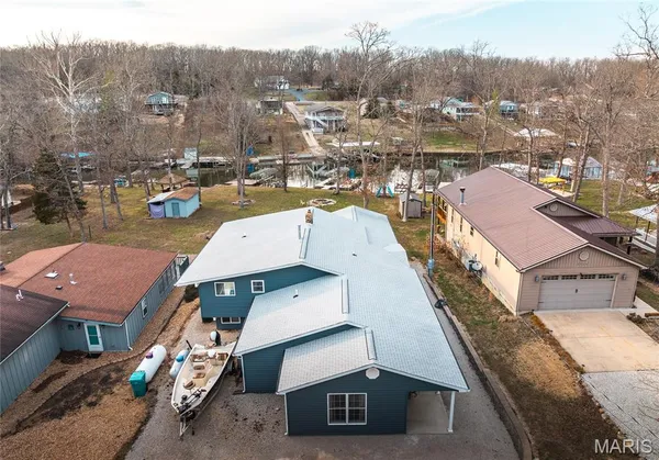 $590,000 | 1912 Lakeshore Drive, Cuba, MO 65453