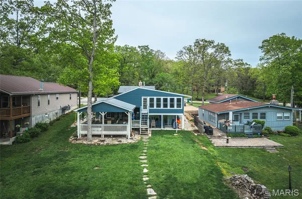 $590,000 | 1912 Lakeshore Drive, Cuba, MO 65453