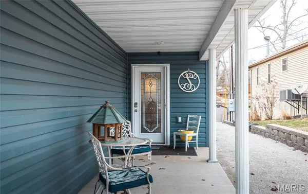 $590,000 | 1912 Lakeshore Drive, Cuba, MO 65453