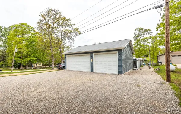 $590,000 | 1912 Lakeshore Drive, Cuba, MO 65453