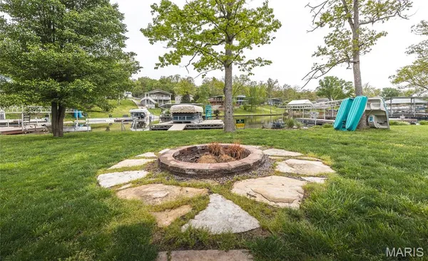 $590,000 | 1912 Lakeshore Drive, Cuba, MO 65453