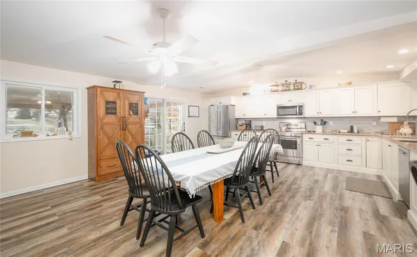 $590,000 | 1912 Lakeshore Drive, Cuba, MO 65453