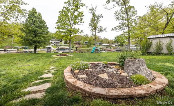 $590,000 | 1912 Lakeshore Drive, Cuba, MO 65453