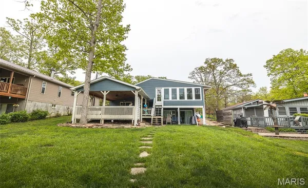 $590,000 | 1912 Lakeshore Drive, Cuba, MO 65453