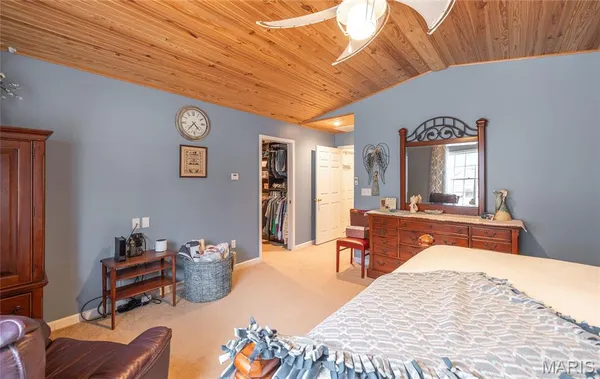 $590,000 | 1912 Lakeshore Drive, Cuba, MO 65453