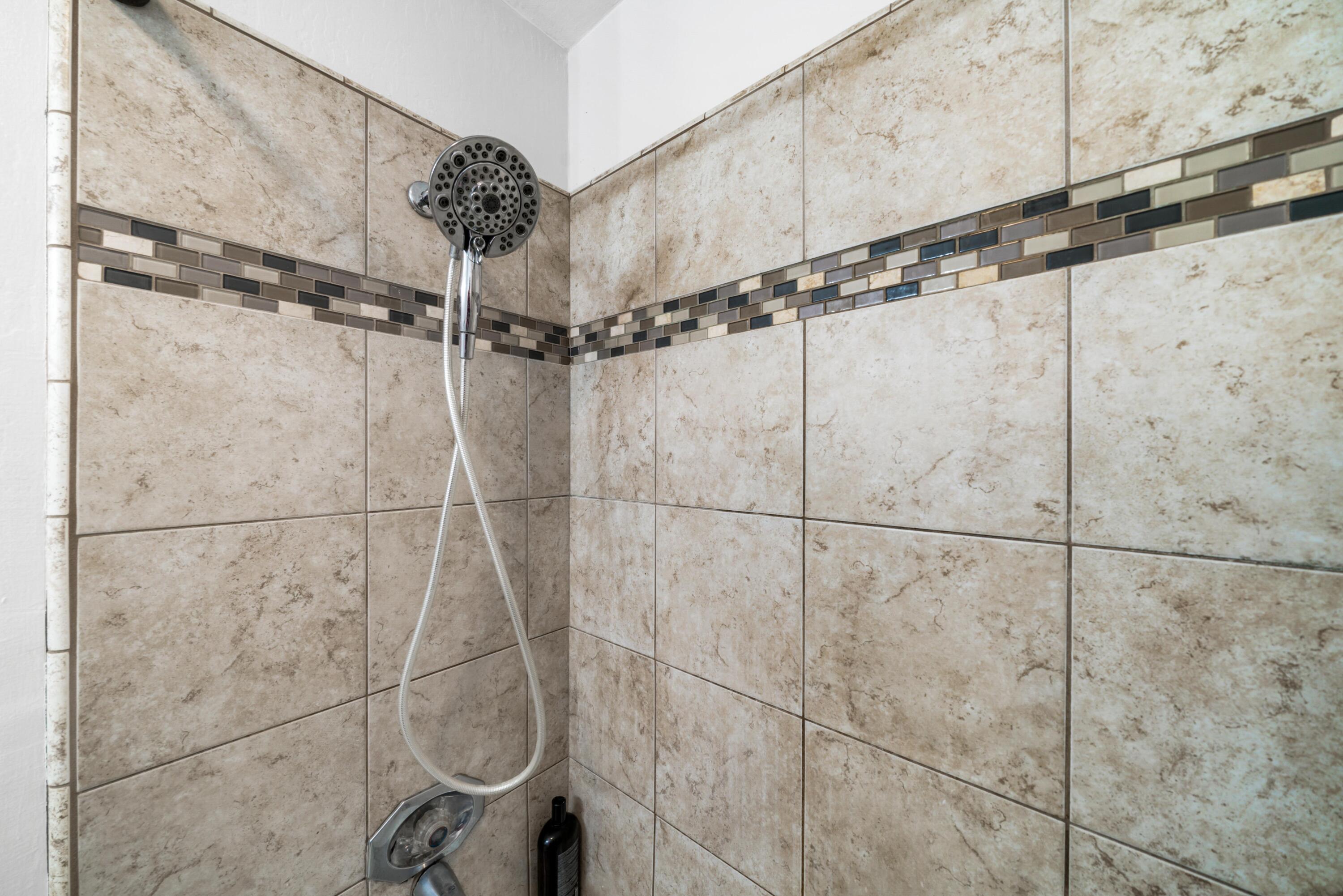 3113 Quartz Hill Road Redding, CA 96003 - Photo 15 of 36 a bathroom with a shower