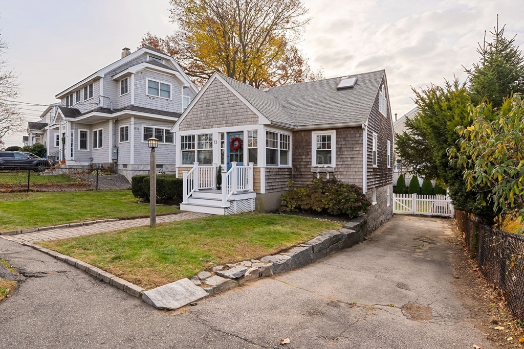 73 Albatross Road Quincy, MA 02169 - Photo 3 of 42 Gallery Image 3