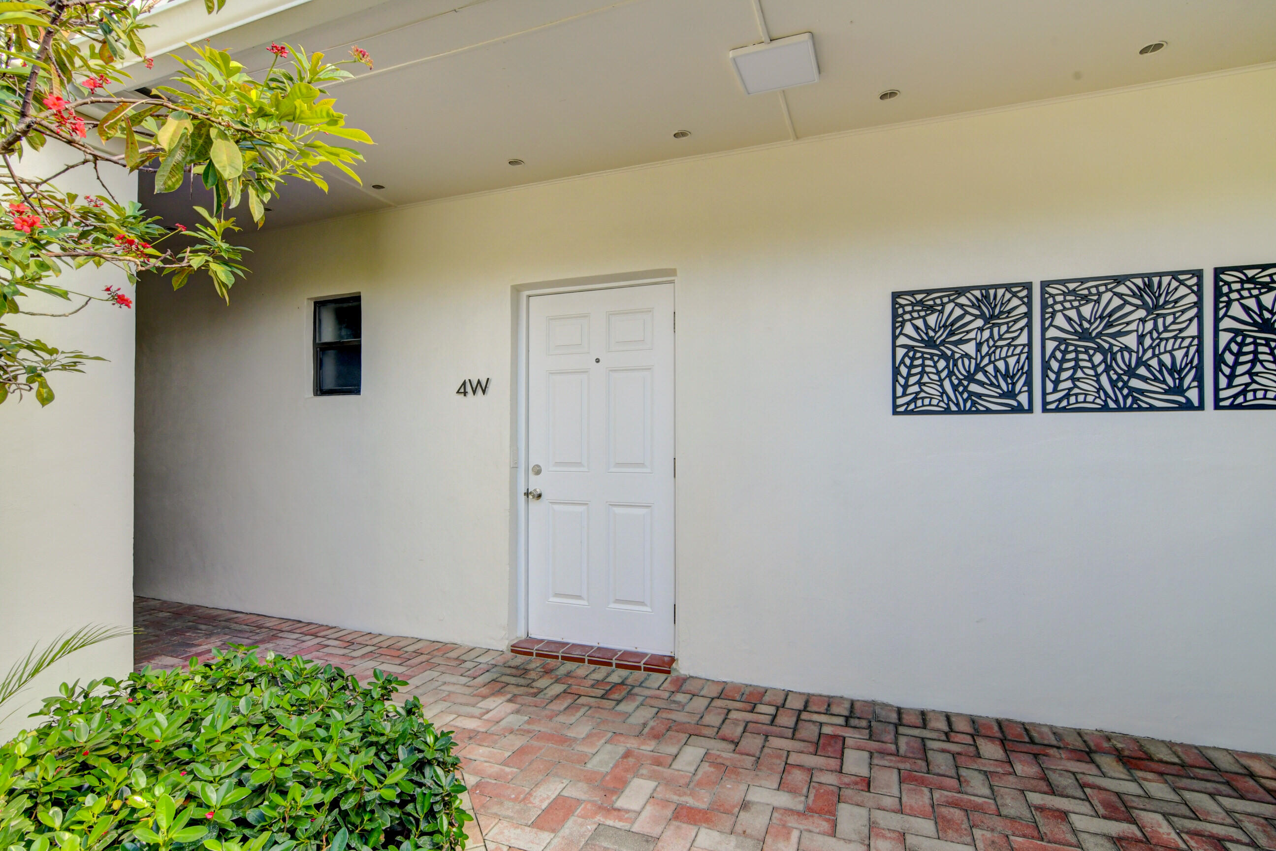 5720 Old Ocean Boulevard, Unit 4W Ocean Ridge, FL 33435 - Photo 6 of 46 a view of entryway