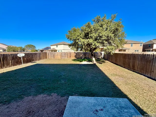 $1,750 | 6915 Opal, Converse, TX 78109