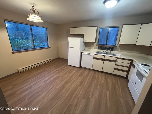 $2,275 | 233 Sedburgh Court, Bushkill, PA 18324
