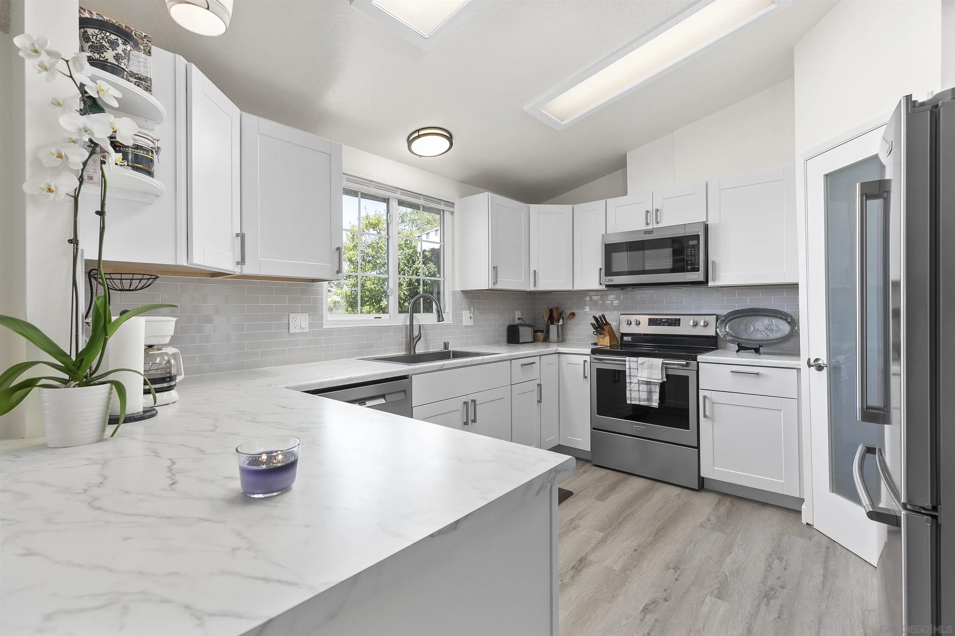 2000 Crofton Street, Unit 8 Spring Valley, CA 91977 - Photo 4 of 22 Gallery Image 4