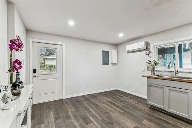 $1,175 | 1006 East 26th Avenue, Tampa, FL 33605