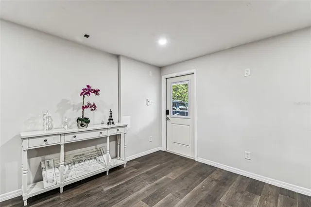 $1,175 | 1006 East 26th Avenue, Tampa, FL 33605