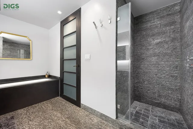 $845,000 | 20 Pine Street, Unit 2207 | Financial District