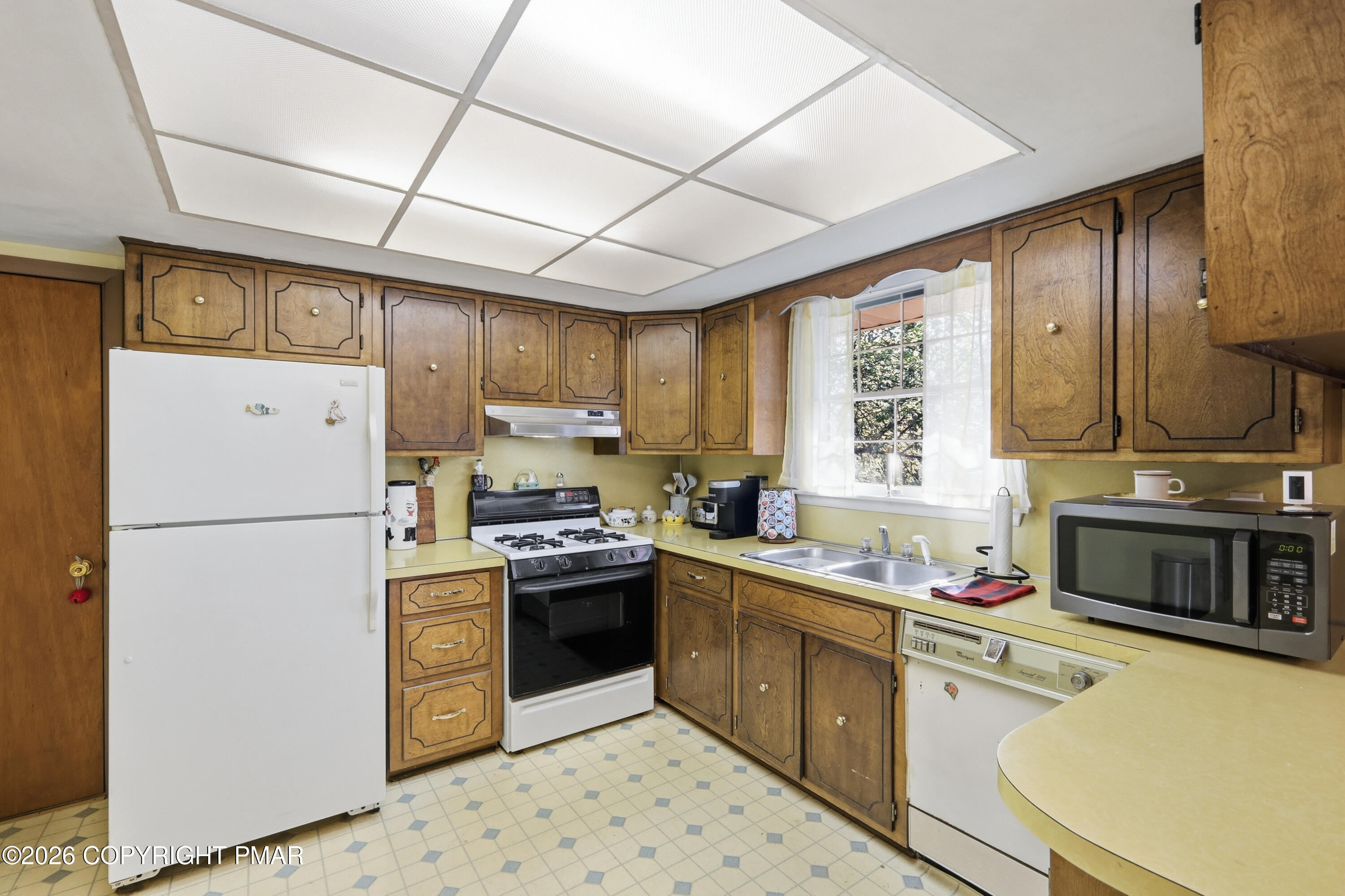 110 Powell Road Tannersville, PA 18372 - Photo 26 of 54 41-Photo-40