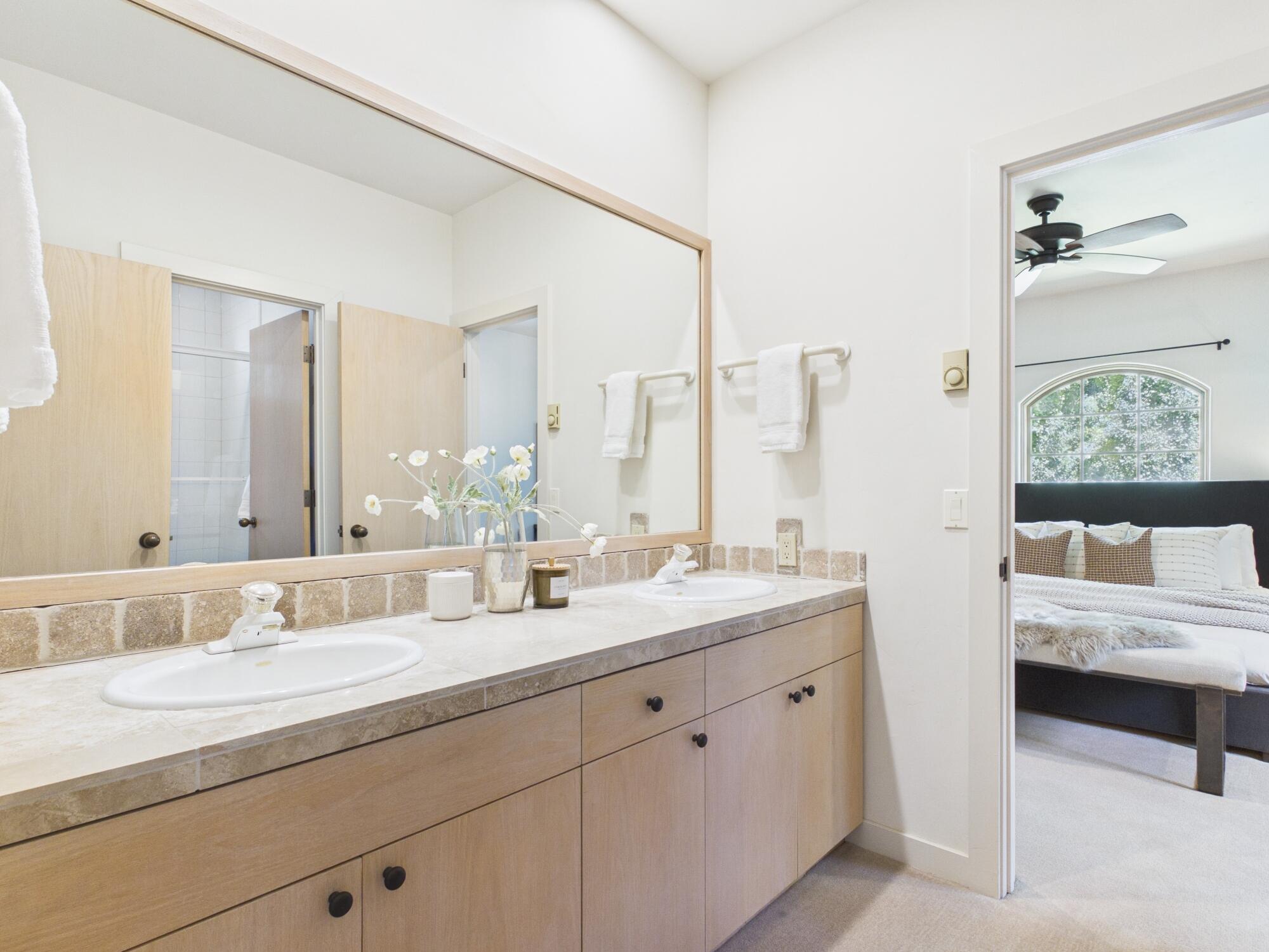 5 Willow Road Sun Valley, ID 83353 - Photo 30 of 55 Shared Guest Bathroom