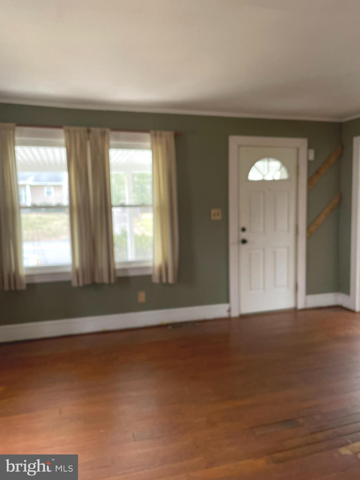 6816 Old Solomons Island Road Friendship, MD 20758 - Photo 4 of 26 Living Room