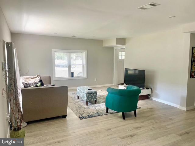 378 Eggert Crossing Road Ewing, NJ 08638 - Photo 5 of 24