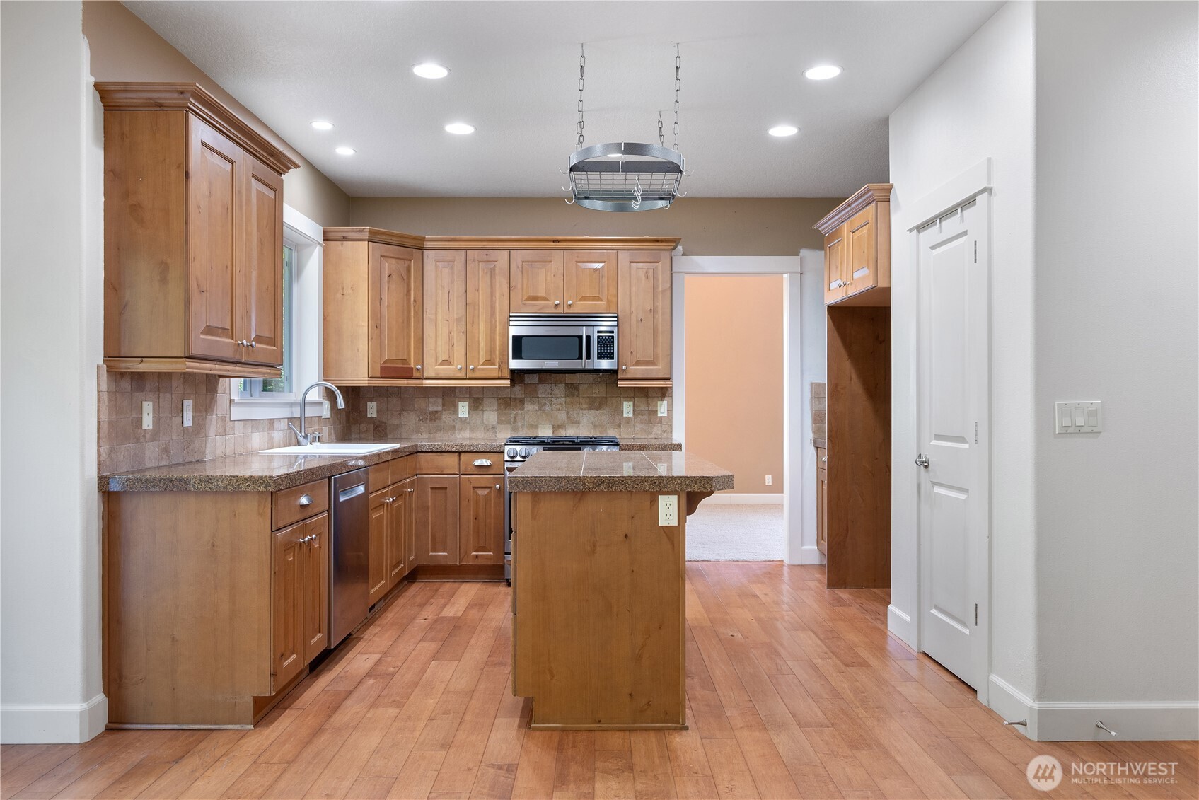 132 Altavista Road Longview, WA 98632 - Photo 9 of 39 Gallery Image 9