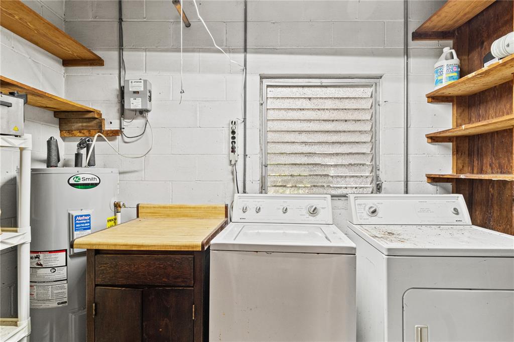 2236 Southeast 8th Avenue Ocala, FL 34471 - Photo 29 of 49 a utility room with dryer and washer