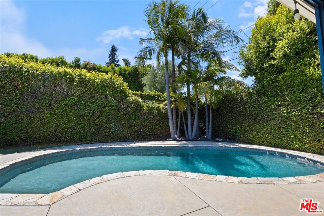 14041 Roblar Road Sherman Oaks, CA 91423 - Photo 4 of 47 a view of a park
