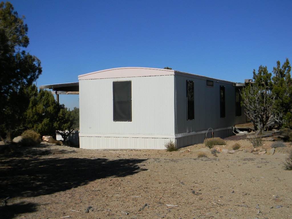 4180 Stirrup Road Snowflake, AZ 85937 - Photo 1 of 11 a view of a garage