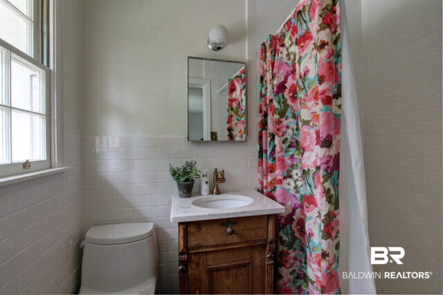 374 Ridgewood Circle Fairhope, AL 36532 - Photo 16 of 22 master bathroom