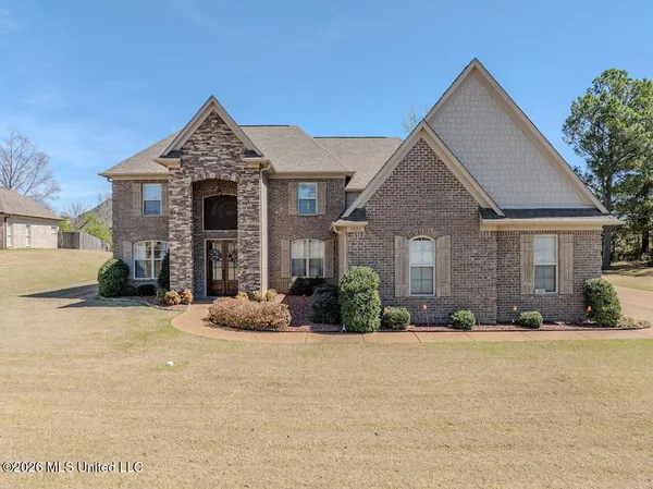$565,000 | 3828 Houston Loop North, Southaven, MS 38672