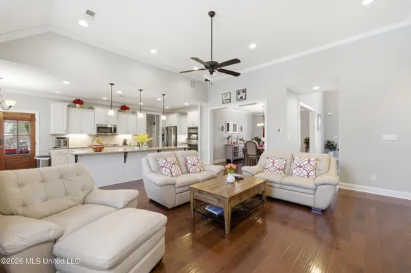 $565,000 | 3828 Houston Loop North, Southaven, MS 38672