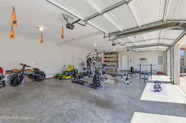 $565,000 | 3828 Houston Loop North, Southaven, MS 38672