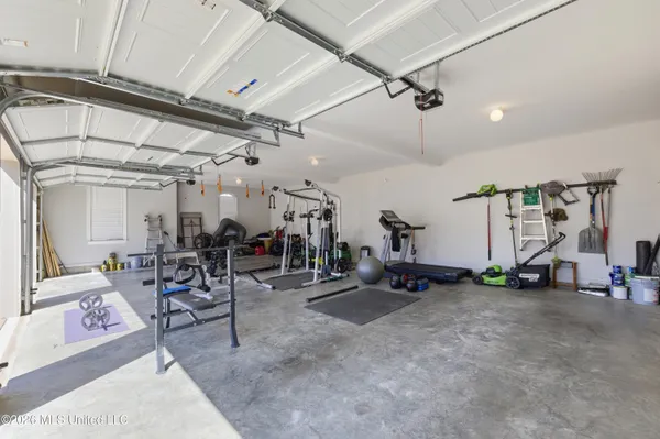 $565,000 | 3828 Houston Loop North, Southaven, MS 38672