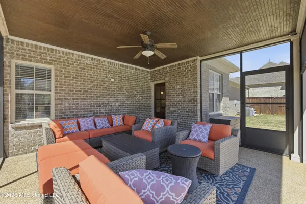 $565,000 | 3828 Houston Loop North, Southaven, MS 38672