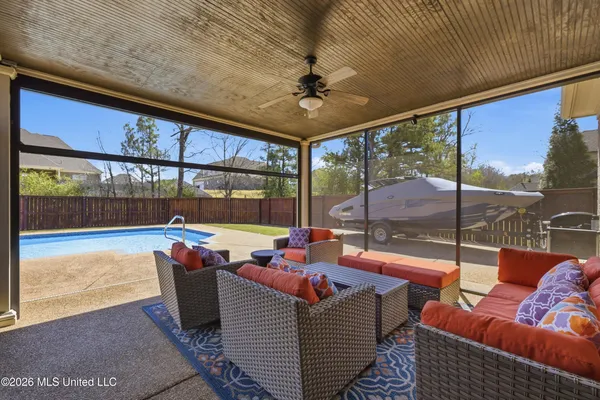 $565,000 | 3828 Houston Loop North, Southaven, MS 38672