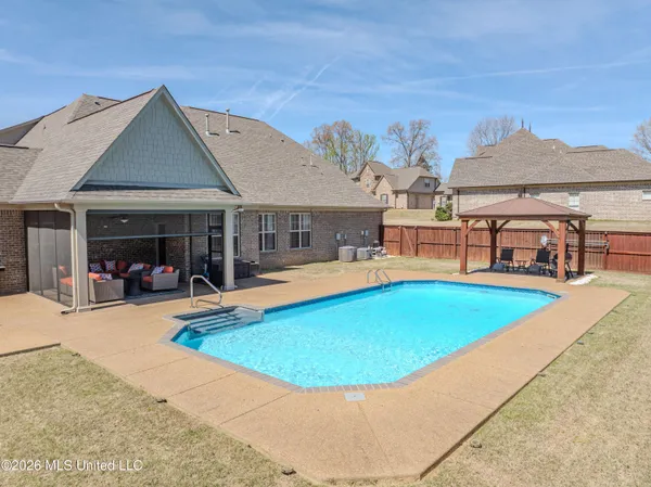 $565,000 | 3828 Houston Loop North, Southaven, MS 38672