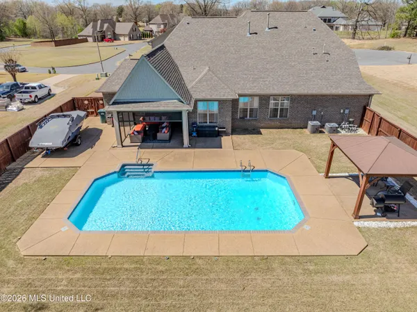 $565,000 | 3828 Houston Loop North, Southaven, MS 38672