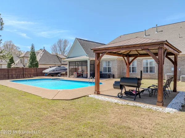 $565,000 | 3828 Houston Loop North, Southaven, MS 38672