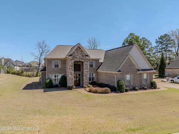 $565,000 | 3828 Houston Loop North, Southaven, MS 38672