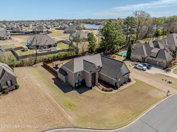 $565,000 | 3828 Houston Loop North, Southaven, MS 38672