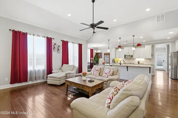 $565,000 | 3828 Houston Loop North, Southaven, MS 38672